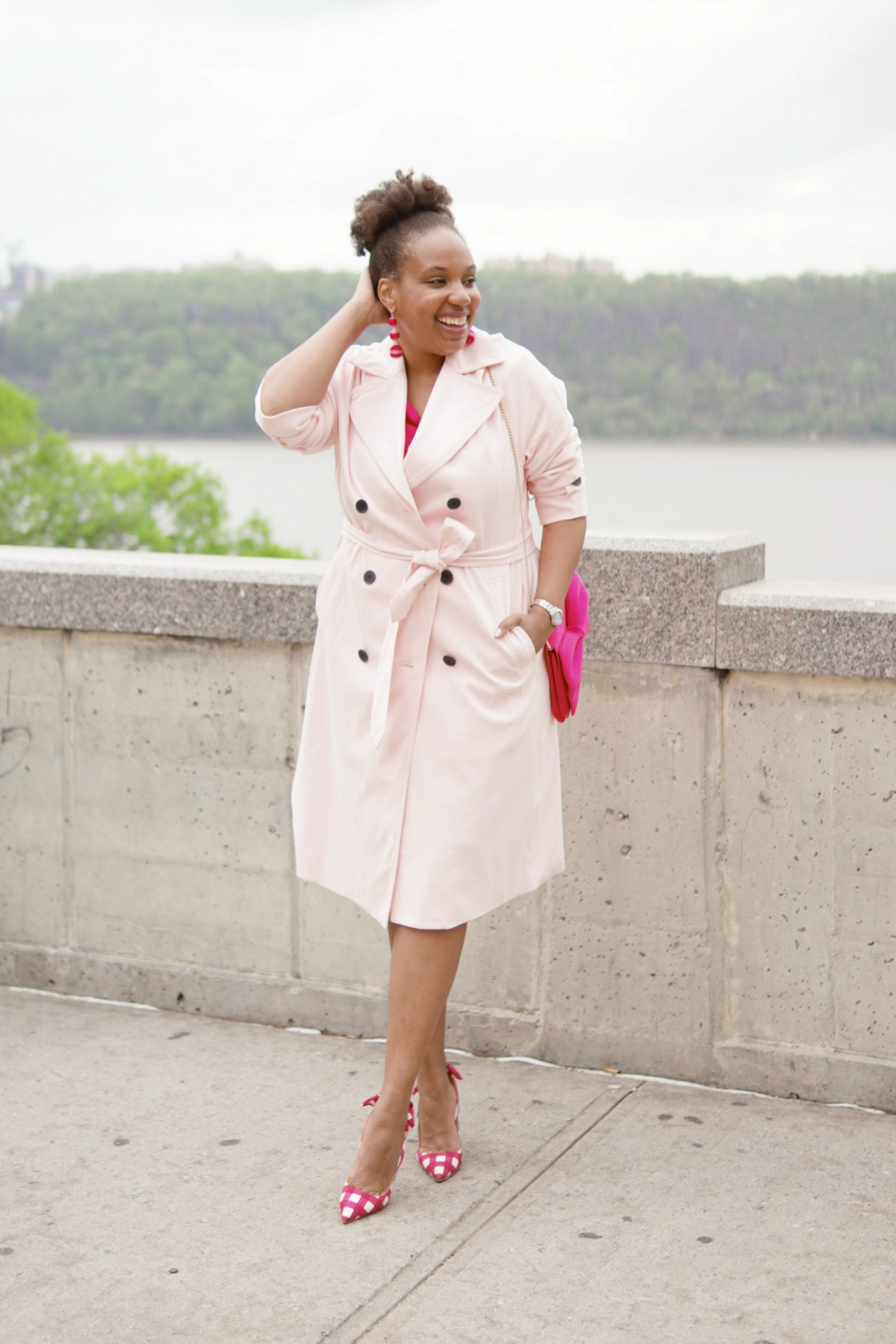 pink-trench-coat-gingham-shoes-2