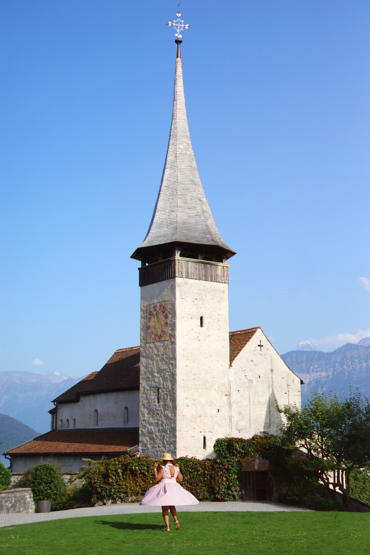 Switzerland Road Trip - Schloss Spiez Castle